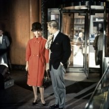 Audrey Hepburn insieme a George Peppard in una scena del celebre Colazione da Tiffany