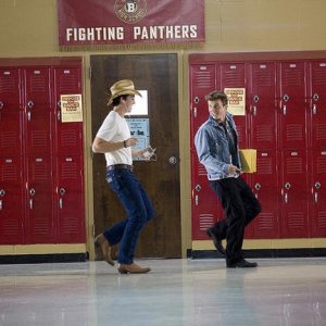 Footloose (2011) Kenny Wormald con Miles Teller in una scena