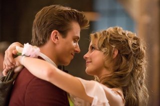 Footloose (2011) Kenny Wormald e Julianne Hough sono i protagonisti del remake