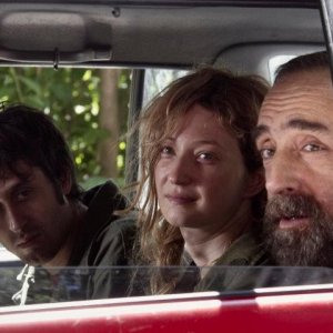 Francesco Brandi, Alba Rohrwacher e silvio Orlando in una scena di Missione di pace