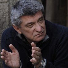 Il regista Aleksandr Sokurov sul set sel suo Faust