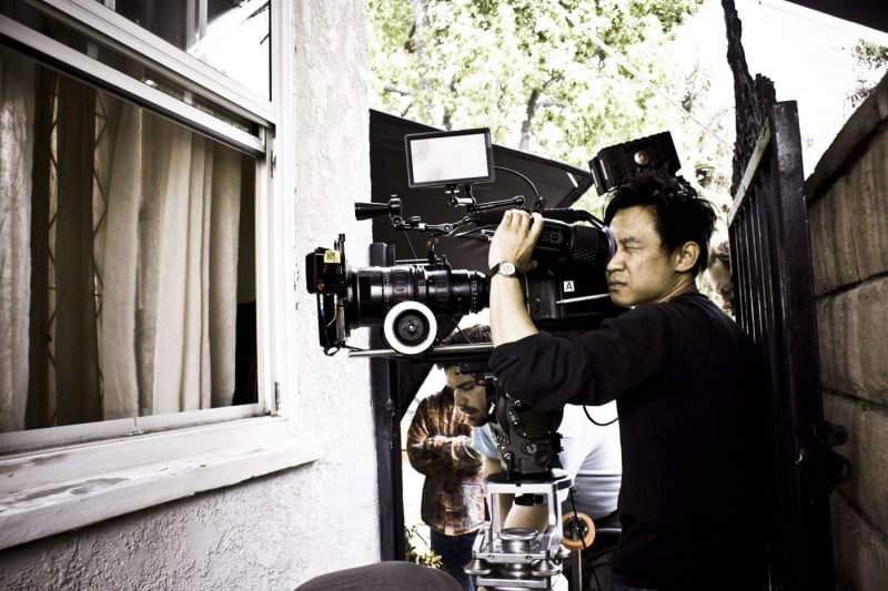 James Wan dietro la macchina da presa sul set di Insidious