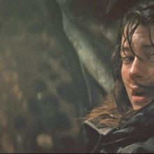 La Cosa: Mary Elizabeth Winstead alle prese con un lanciafiamme