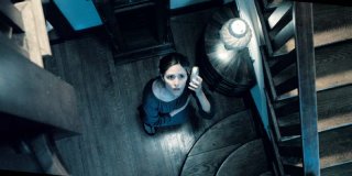 Rose Byrne al centro di una suggestiva inquadratura tratta dal film Insidious