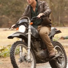 The Twilight Saga: Breaking Dawn - Parte I, Taylor Lautner a bordo della sua moto in un'immagine del film