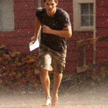 The Twilight Saga: Breaking Dawn - Parte I, Taylor Lautner in azione in un'immagine del film