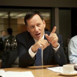 Too big to fail - Il crollo dei giganti: James Woods in un frammento del film