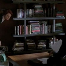 American Horror Story Dylan Mcdermott Di Spalle In Una Scena Del Pilot Con Alexandra Breckenridge 218209