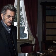 Andrea Giordana in una scena del film tv di Rai 1 Violetta