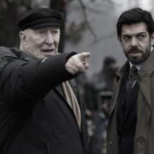 Giuliano Montaldo insieme a Pierfrancesco Favino sul set del film L'industriale