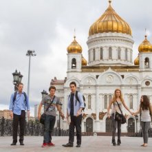 Olivia Thirlby, Emile Hirsch, Joel Kinnaman, Max Minghella e Rachel Taylor in una scena de L'ora nera