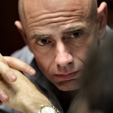 Rolando Ravello in una scena del film Il paese delle spose infelici