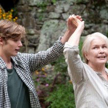 Un Giorno Questo Dololre Ti Sara Utile Toby Regbo E Ellen Burstyn In Una Scena Del Film 218355