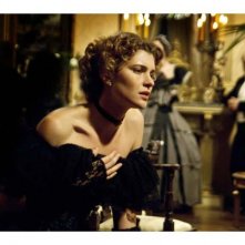 Vittoria Puccini in un'intensa scena del film tv Violetta