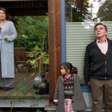 Elmar Wepper e Mercan Türkoglu in una divertente scena di Dreiviertelmond