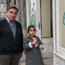 Mercan Türkoglu in Dreiviertelmond con Elmar Wepper