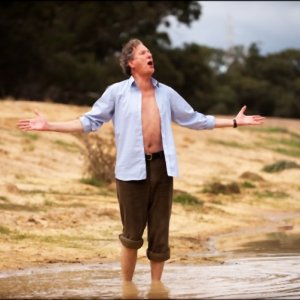 Geoffrey Rush nei panni di Basil Hunter in The eye of the storm di Fred Schepisi