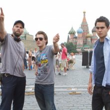 Il regista del film Chris Gorak insieme a Emile Hirsch e Max Minghella sul set de L'ora nera 3D