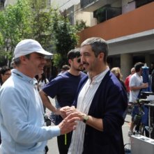 Il regista Sebastián Borensztein insieme a Ricardo Darin sul set de Un cuento chino