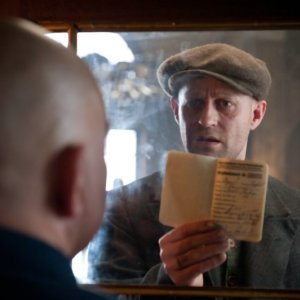 Jürgen Vogel in un'immagine tratta dal film Hotel Lux