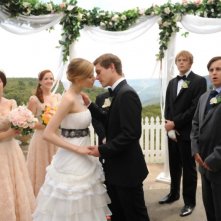 Laura Brent, Xavier Samuel, Kris Marshall e Kevin Bishop in una scena di A few best men