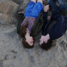 Like Crazy: Anton Yelchin e Felicity Jones in una suggestiva inquadratura tratta dal film