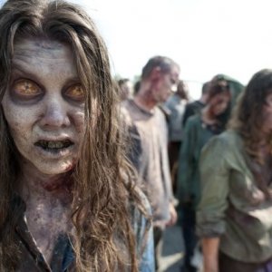 Gli Erranti ne La strada da percorrere, primo episodio della seconda stagione di The Walking Dead