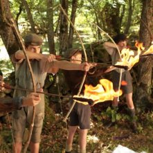 La nouvelle guerre des boutons, i giovani protagonisti del film in una scena nel bosco