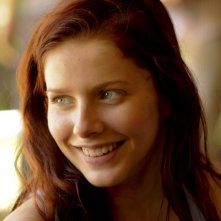 Rachel Hurd-Wood nei panni di Corrie in un'immagine tratta dal film The Tomorrow Series: il domani che verrà