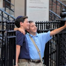 Binyomin Shtaynberger e Muatasem Mishal insieme a Chinatown in una scena del film David