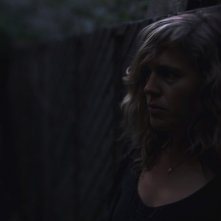 Claudia Dey in una scena del film drammatico Amy George