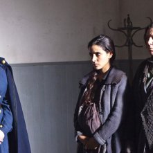 Inma Cuesta (al centro) in una scena de La voz dormida