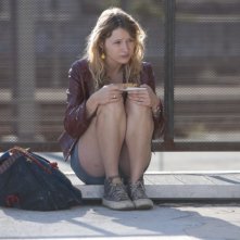 La brindille, Christa Theret con lo sguardo triste in una scena del film