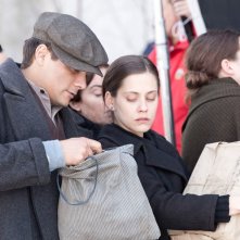 La voz dormida: Maria Leon e Daniel Holguin in una sequenza del film