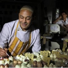 Lezioni di cioccolato 2: Hassani Shapi in una scena del film insieme a Luca Argentero