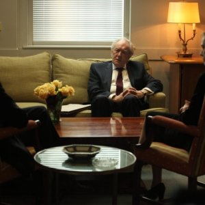 Michael Gambon in una scena dello spy thriller Page Eight