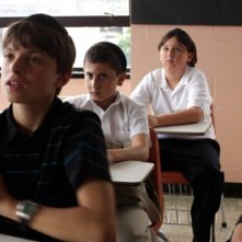 Muatasem Mishal tra i banchi di scuola in una scena del film David