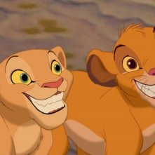 Nala e Simba sorridono a denti stretti in una scena del film Il re leone 3D