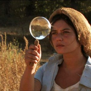 Sagràscia: Francesca Niedda in una del scena del film di Bonifacio Angius