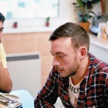 Weekend, Tom Cullen e Chris New innamorati in una scena del film