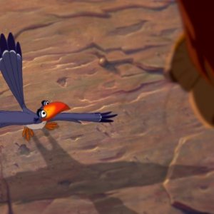Zazu e Mufasa in una scena de Il re leone 3D