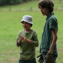 Quentin Grosset e Paul François in una scena de Le diable dans la peau