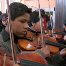 Dudamel: Let the Children Play, una scena tratta dal documentario sul famoso direttore d'orchestra venezuelano