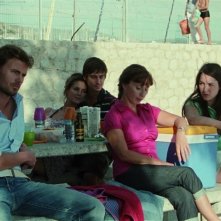 Le nevi del Kilimangiaro: Raphaël Hidrot, Ariane Ascaride, Anaïs Demoustier e Adrien Jolivet in una scena del film