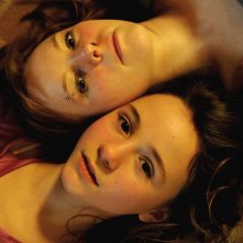 Nina Rodriguez e Julie-Marie Parmentier sono Lou e Nora nel dramma No et moi