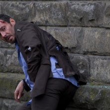 Julien Boisselier ferito in una scena del thriller d'azione Nuit Blanche