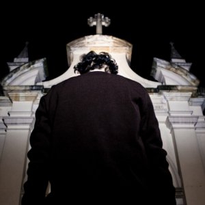 Locos, una scena tratta dal film del cineasta colombiano Harold Trompetero