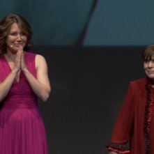 Sabina Guzzanti e Franca Valeri in una scena tratta dal documentario Franca, la prima