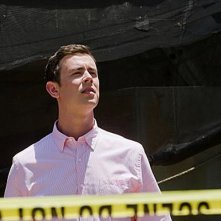 Colin Hanks torna sulla scena del crimine nell'episodio A horse of a different color