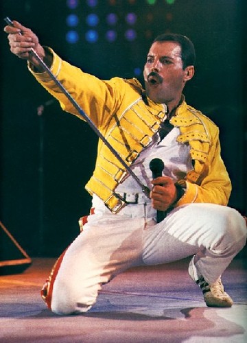 Freddie Mercury Si Esibisce In Concerto 220066